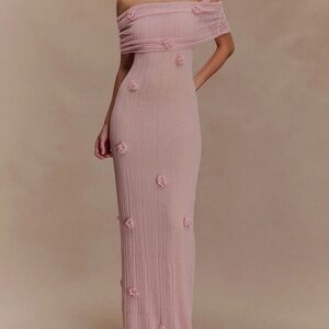 Meshki pink off the shoulder, bump friendly! Size medium. Like new, worn 1x